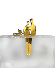 Load image into Gallery viewer, Combo Set: Close to Me Sculpture with Curled Cat