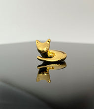 Load image into Gallery viewer, Little Lady- single female figurine with cat