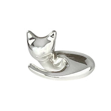 Load image into Gallery viewer, Silver Curled up cat
