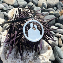 Load image into Gallery viewer, YCD Silhouette couple pendants
