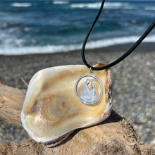 Load image into Gallery viewer, YCD Silhouette couple pendants
